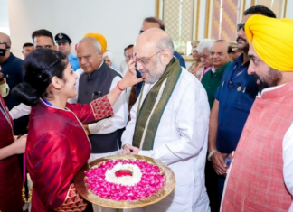 केंद्रीय गृह मंत्री अमित शाह NDA के मुख्यमंत्रियों की बैठक के लिए एक होटल पहुंचे केंद्रीय गृह मंत्री अमित शाह