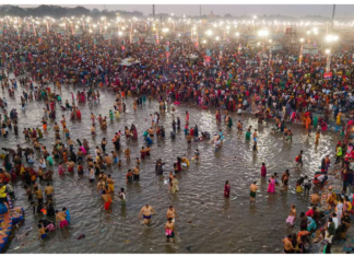 महाकुंभ में भीड़ महाकुंभ